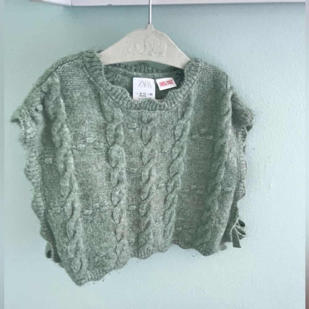 Zara baby girl sweater size 9-12 Months